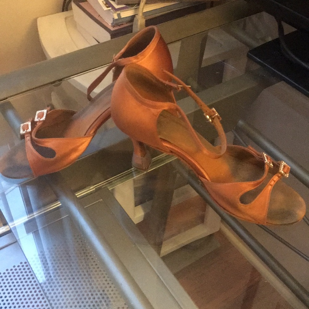 Ballroom shoes